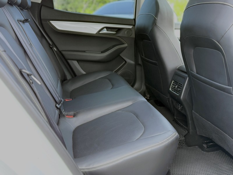 JAC J7
